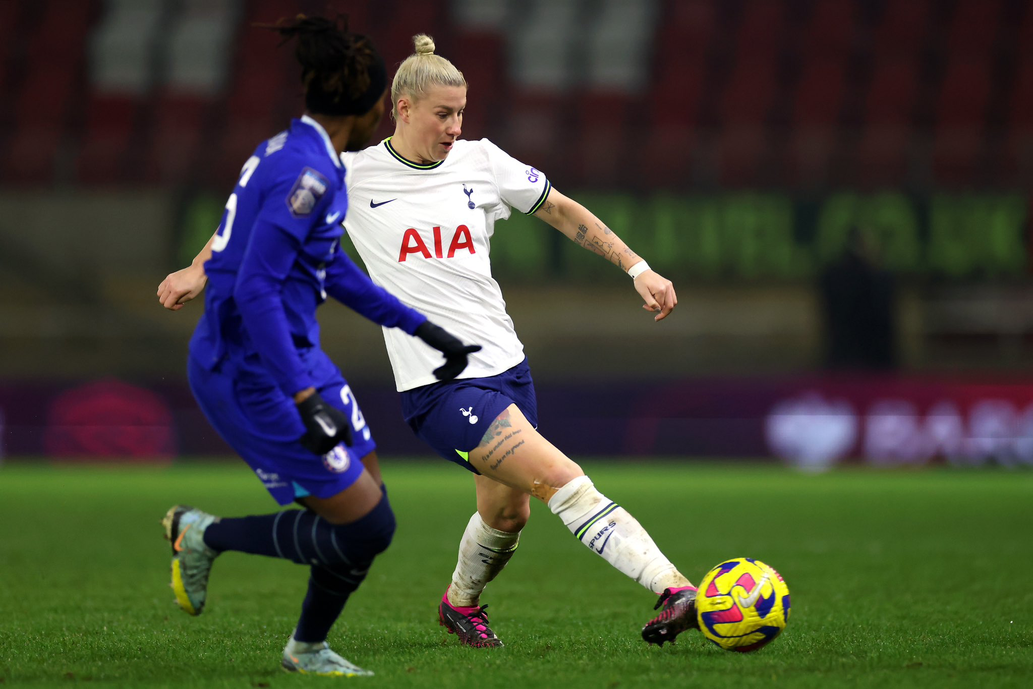 Beth England shoots past Chelsea's Kadeisha Buchanan