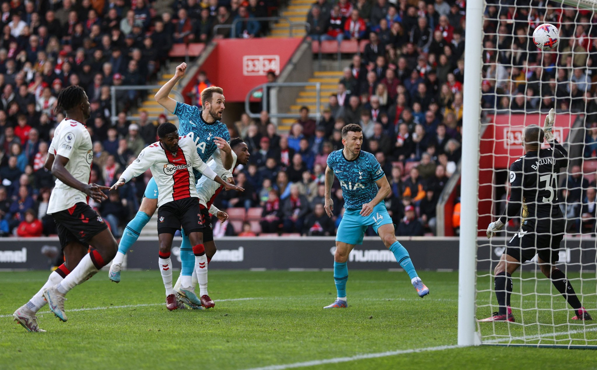 Harry Kane scores his ninth headed goal of the season.