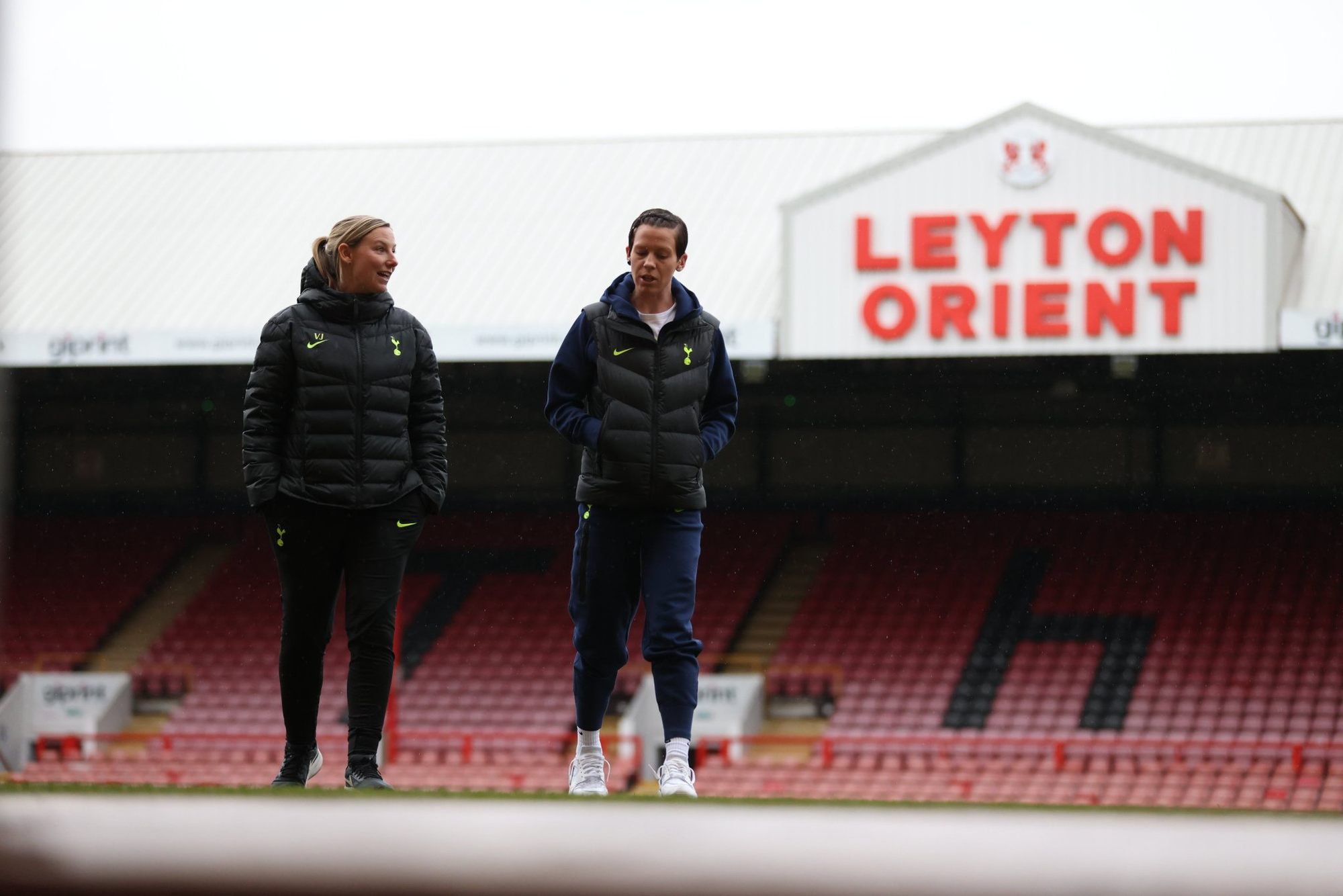 Interim manager Vicky Jepson and vice-captain Ash Neville discuss strategy at Brisbane Road.