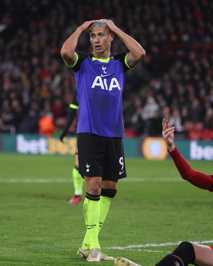 Richarlison holds his head in frustration during the FA Cup loss to Sheffield United.