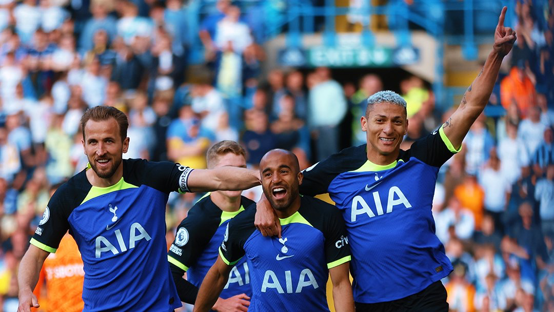 Lucas Moura celebrates with his teammates after scoring on his final appearance for Spurs.