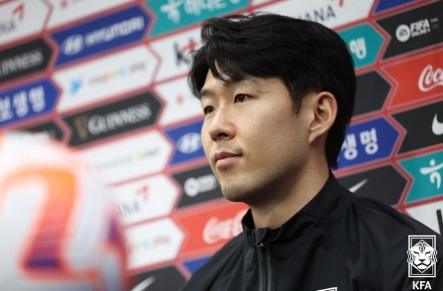 Son Heung-min sits at the press conference for the Korean national team.