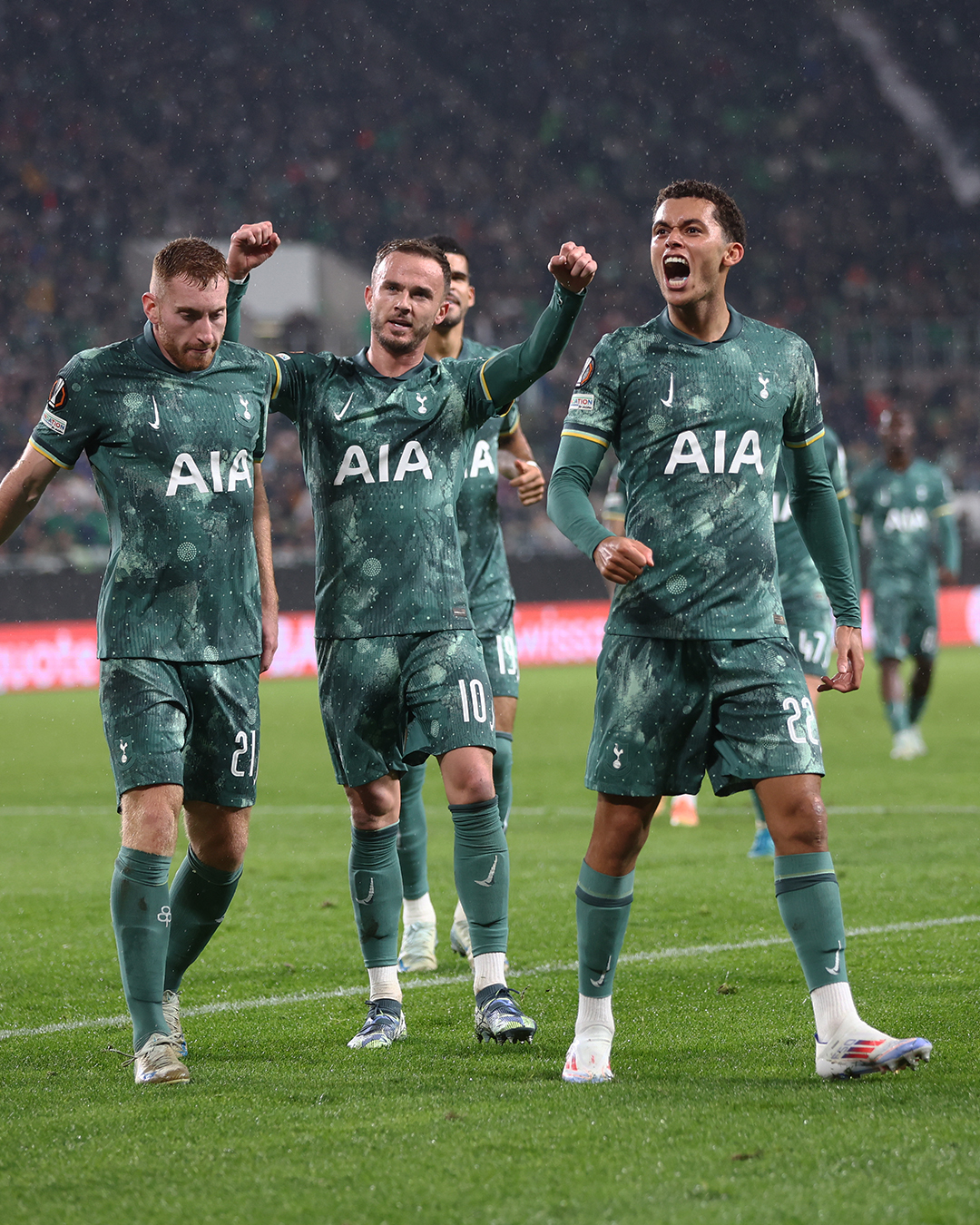 Brennan Johnson roars in celebration after scoring against Ferencváros.