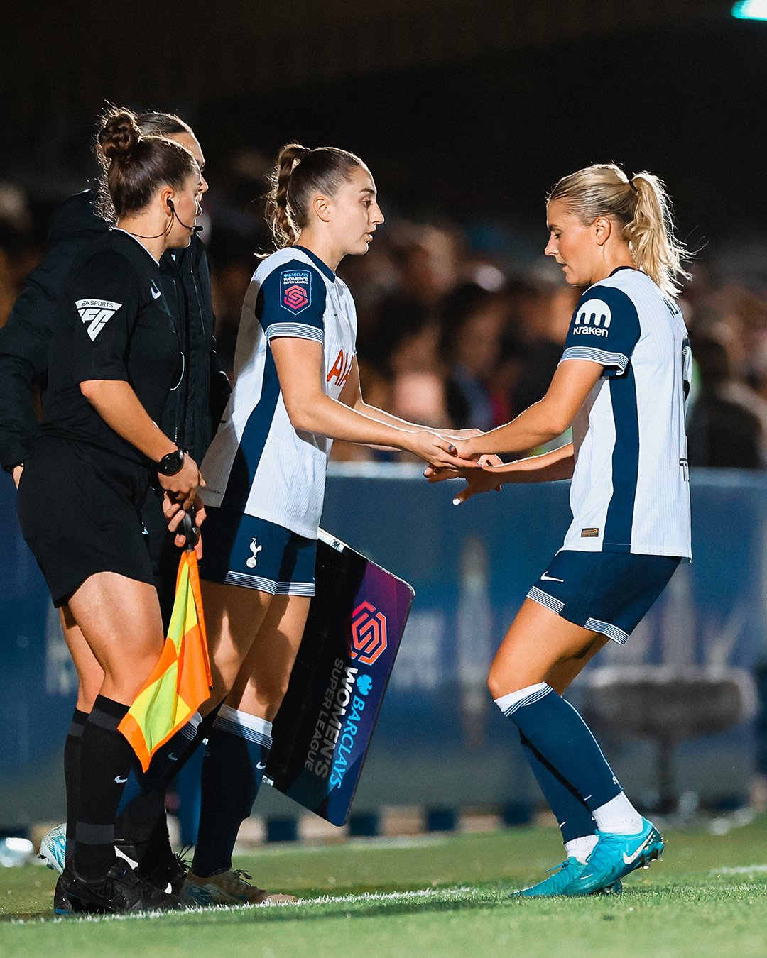 Ella Morris subs in for Amanda Nildén to make her competitive debut for Spurs.