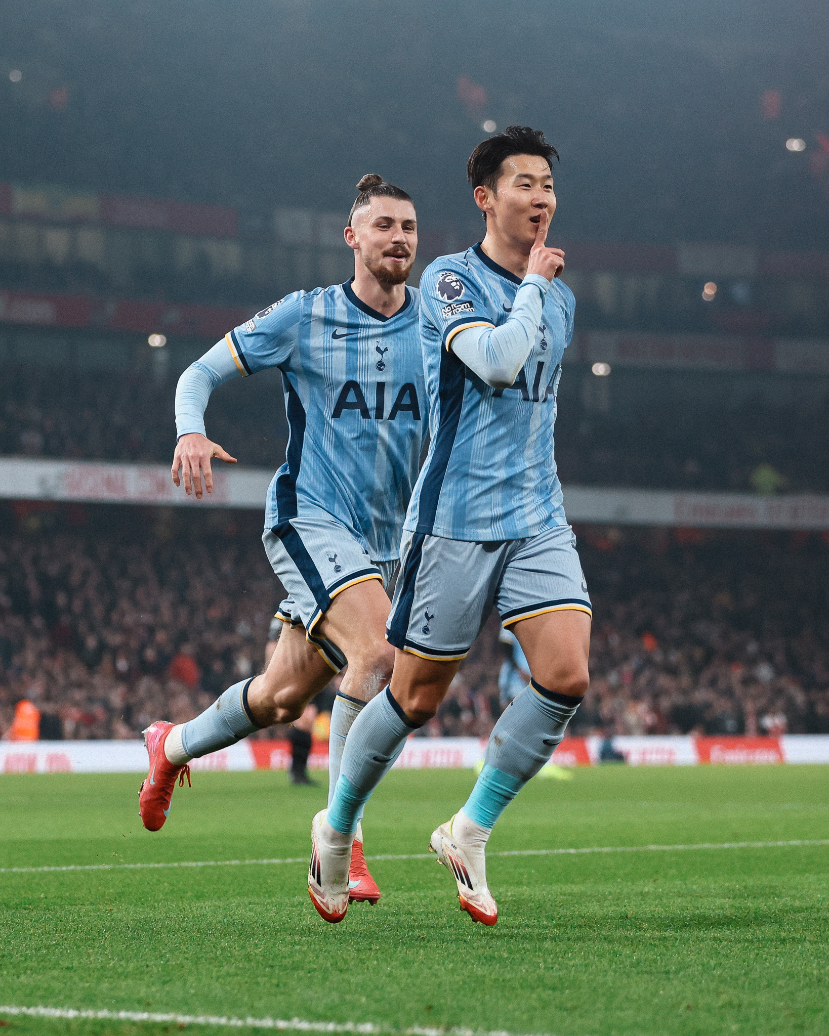 Son Heung-min silences the Arsenal crowd with his early goal celebration.