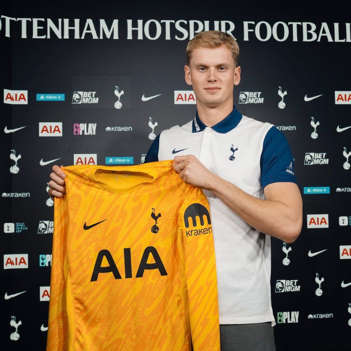 Antonín Kinský holds up his new Spurs keeper kit.