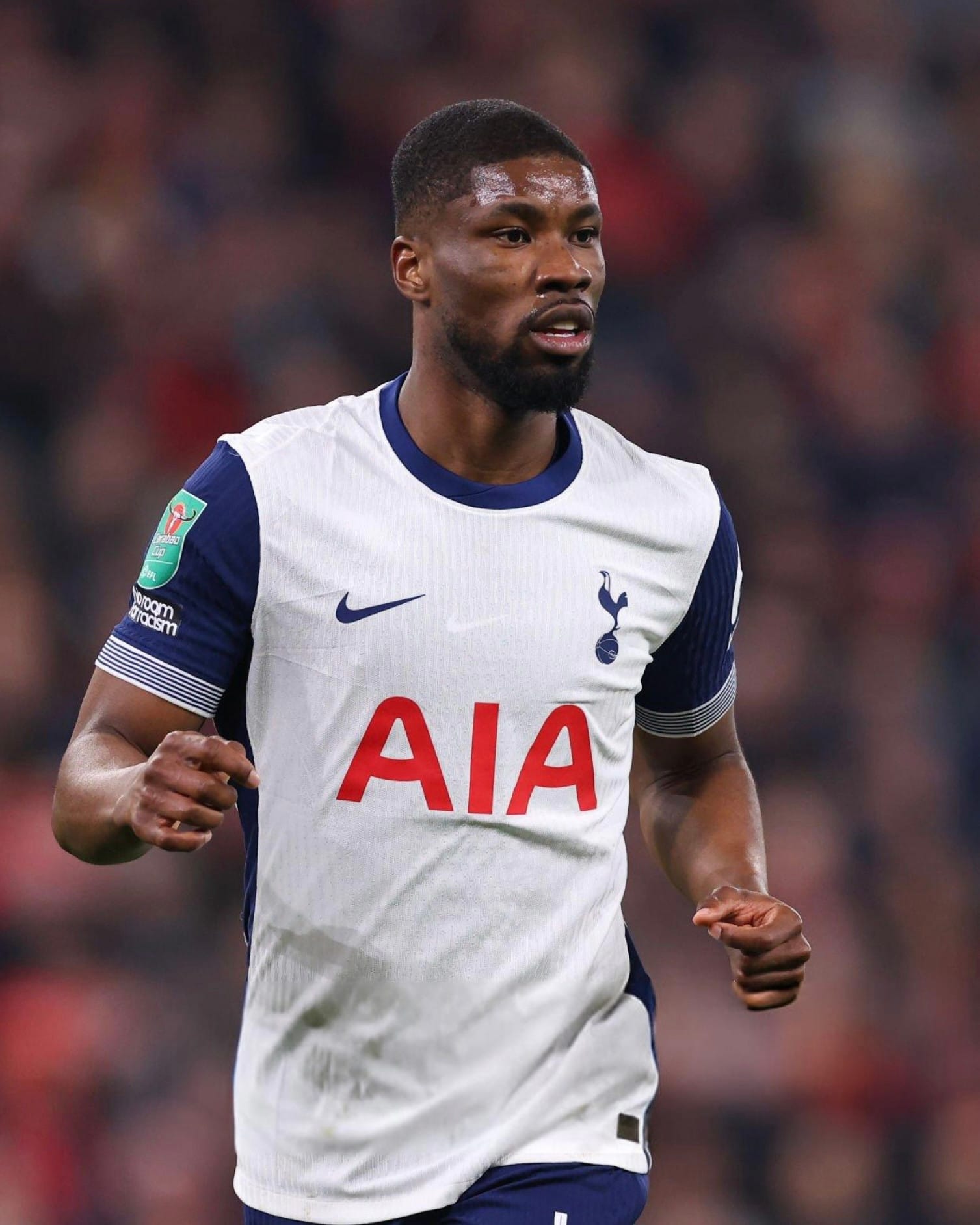 Kevin Danso jogs during his debut game.