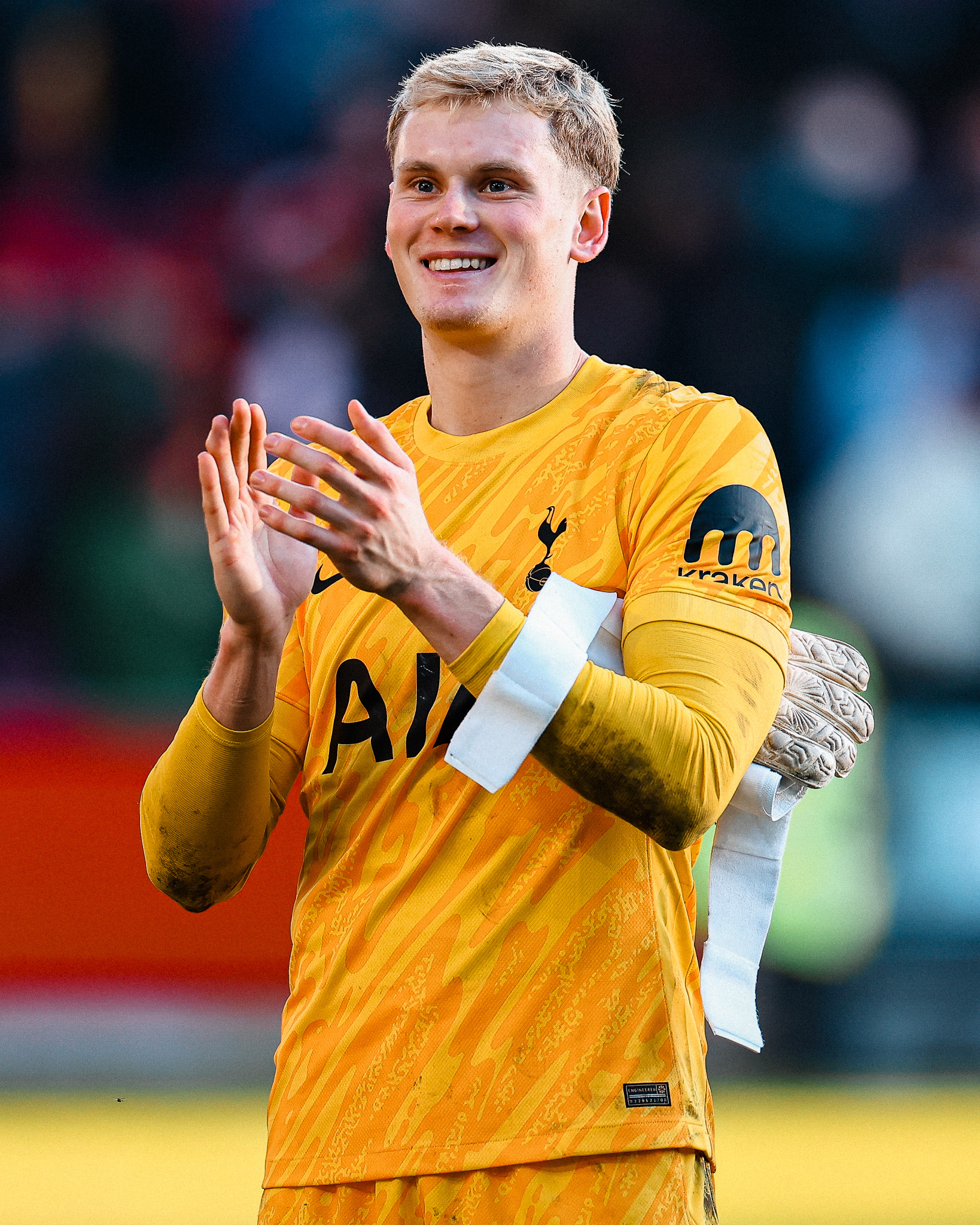 Antonín Kinský smiles and claps after earning his first PL clean sheet.