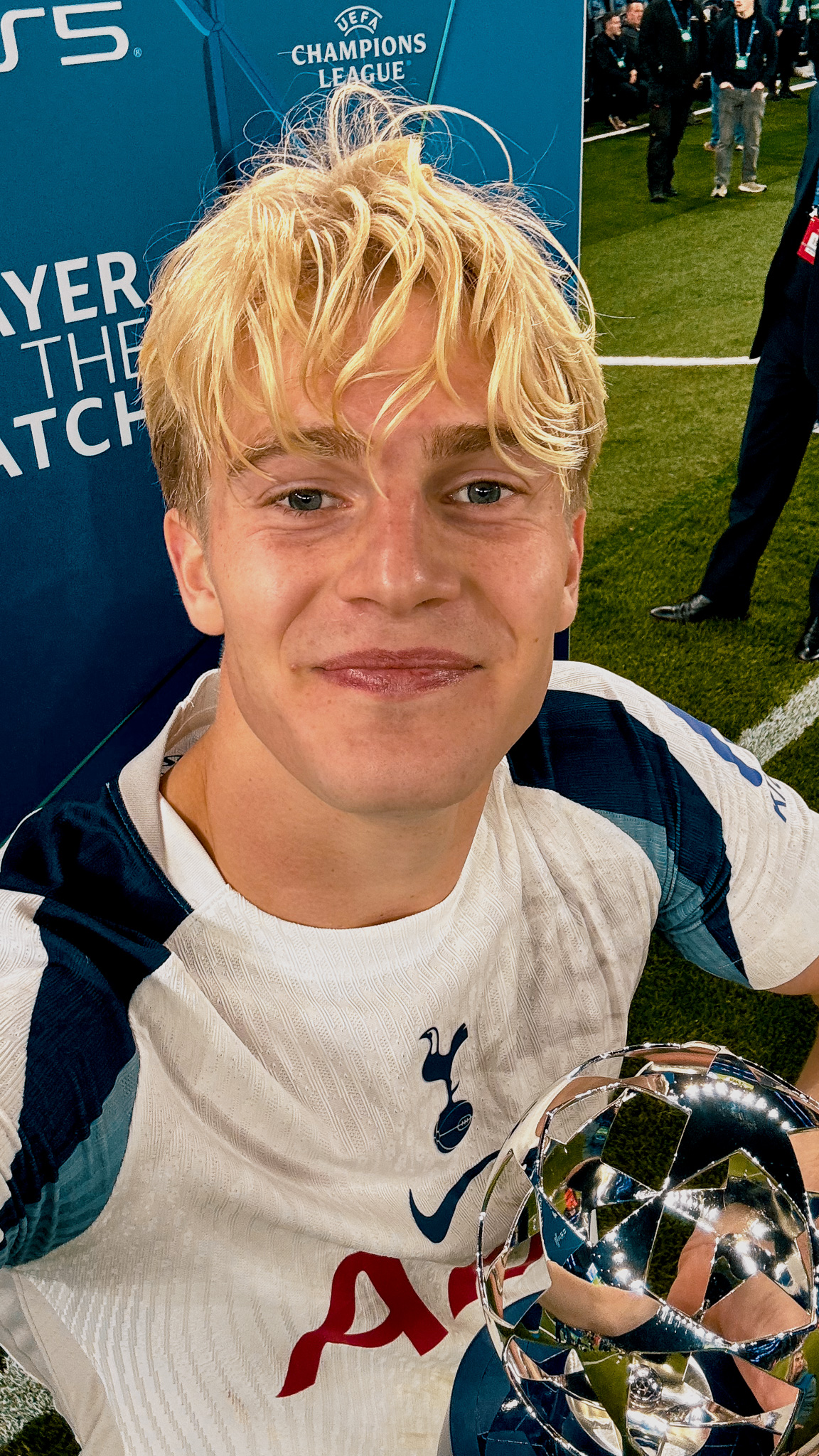 Lucas Bergvall smiles with his Championgs League Player of the Match trophy.