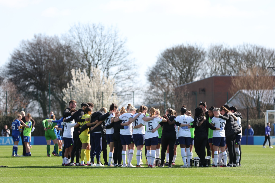 Spurs Women huddle after a last-minute defeat at Everton.