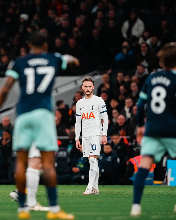 James Maddison surveys the pitch.